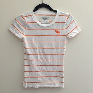 ABERCROMBIE AND FITCH Tee
